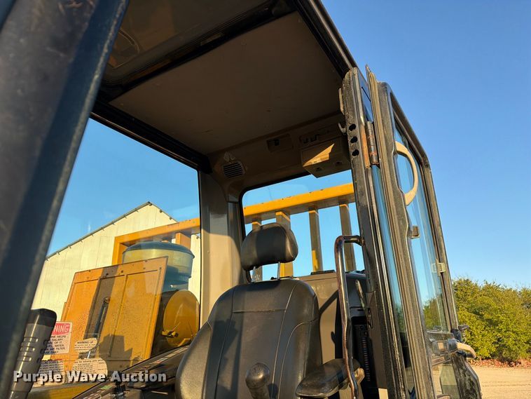image for item FN3816 2012 Morooka MST2200VD track carrier