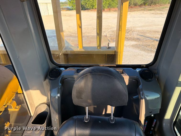 image for item FN3816 2012 Morooka MST2200VD track carrier