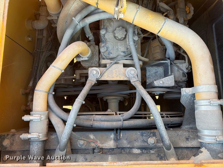 image for item FN3816 2012 Morooka MST2200VD track carrier