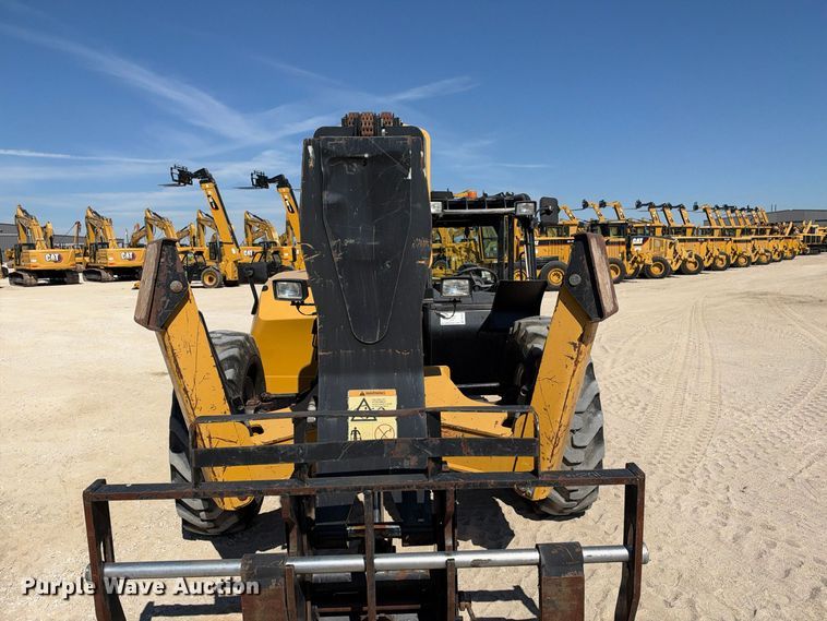 image for item FN3820 2013 Caterpillar TL1055C telehandler