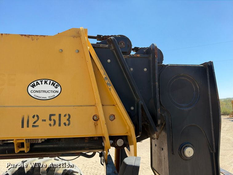 image for item FN3820 2013 Caterpillar TL1055C telehandler