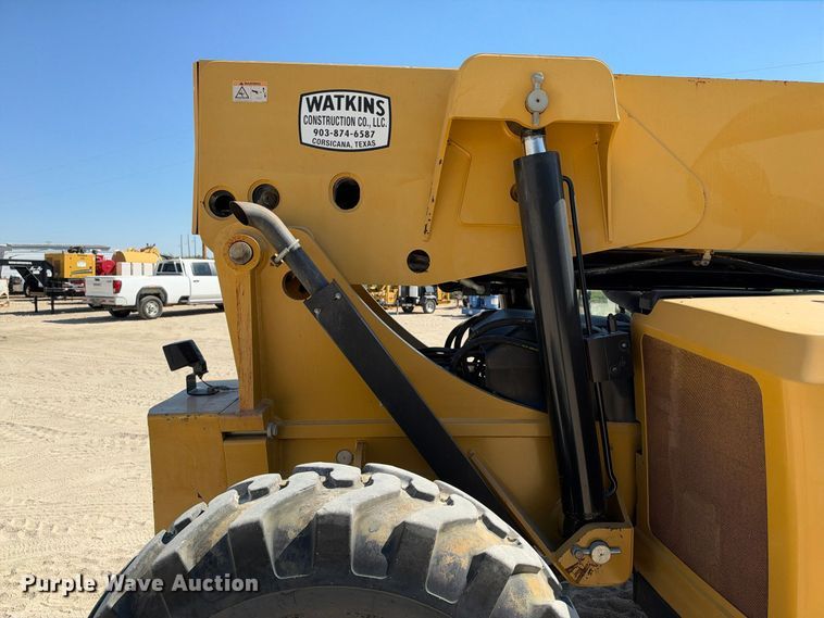 image for item FN3820 2013 Caterpillar TL1055C telehandler