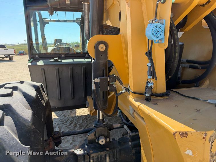 image for item FN3820 2013 Caterpillar TL1055C telehandler