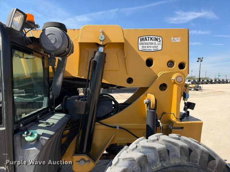 image for item FN3820 2013 Caterpillar TL1055C telehandler