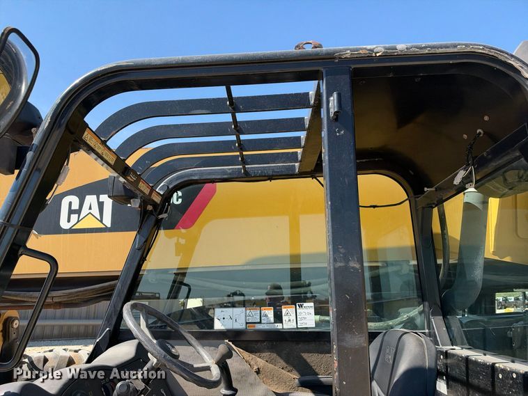 image for item FN3820 2013 Caterpillar TL1055C telehandler