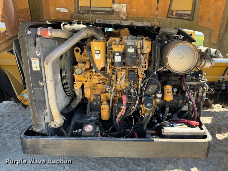 image for item FN3820 2013 Caterpillar TL1055C telehandler