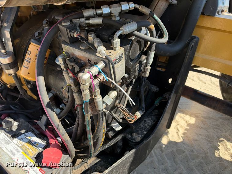 image for item FN3820 2013 Caterpillar TL1055C telehandler