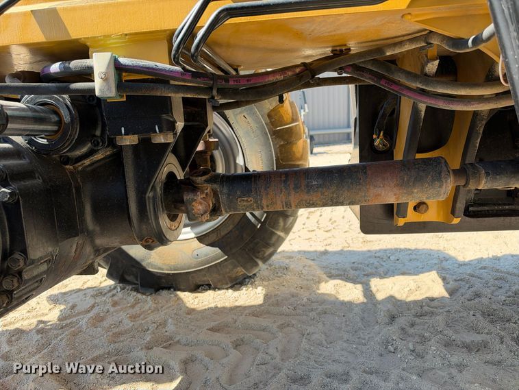 image for item FN3820 2013 Caterpillar TL1055C telehandler