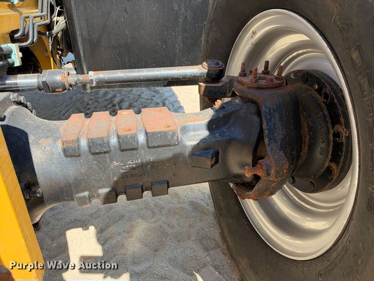 image for item FN3820 2013 Caterpillar TL1055C telehandler