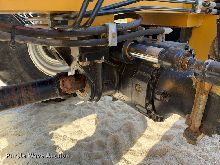image for item FN3820 2013 Caterpillar TL1055C telehandler