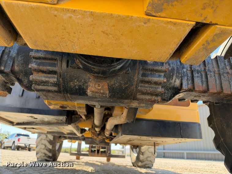 image for item FN3820 2013 Caterpillar TL1055C telehandler