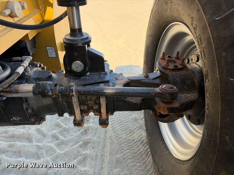 image for item FN3820 2013 Caterpillar TL1055C telehandler