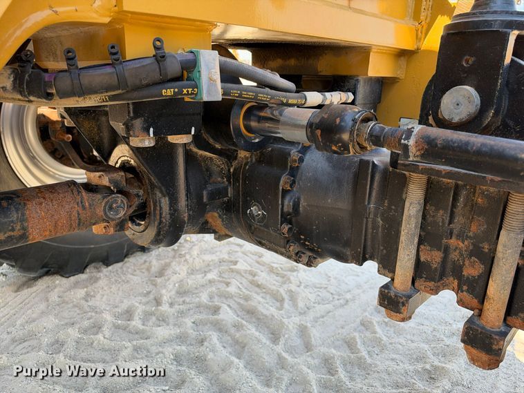 image for item FN3820 2013 Caterpillar TL1055C telehandler