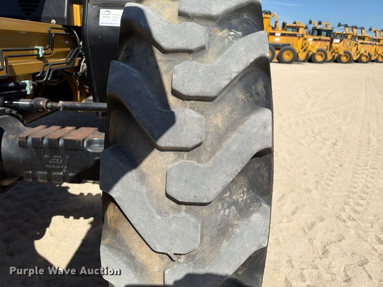 image for item FN3820 2013 Caterpillar TL1055C telehandler