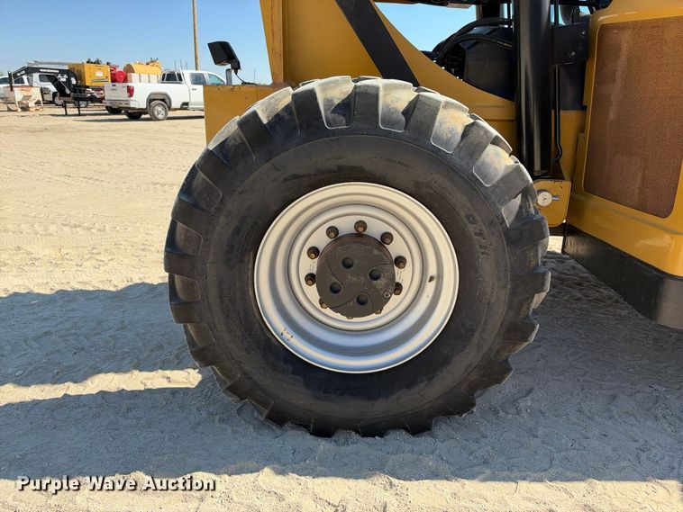 image for item FN3820 2013 Caterpillar TL1055C telehandler