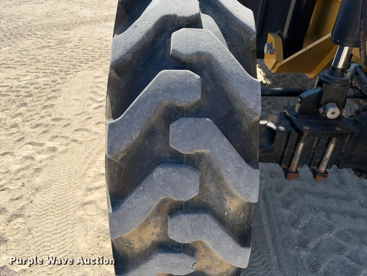 image for item FN3820 2013 Caterpillar TL1055C telehandler