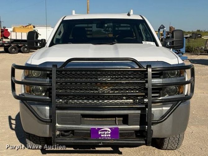 image for item FN3824 2015 Chevrolet Silverado 2500HD 4X4 Crew Cab utility bed pickup truck