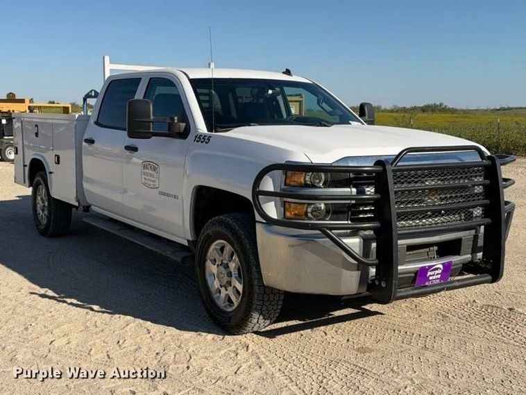 image for item FN3824 2015 Chevrolet Silverado 2500HD 4X4 Crew Cab utility bed pickup truck