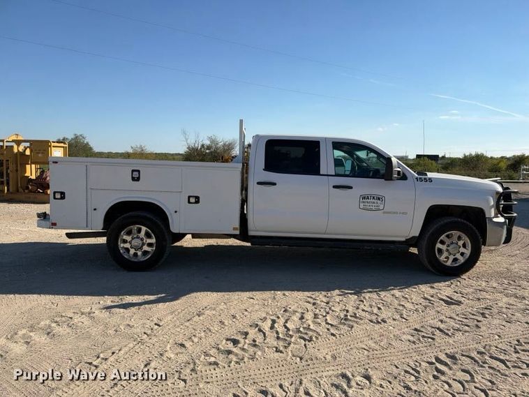 image for item FN3824 2015 Chevrolet Silverado 2500HD 4X4 Crew Cab utility bed pickup truck