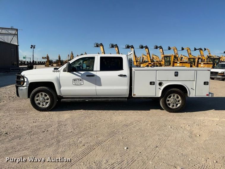 image for item FN3824 2015 Chevrolet Silverado 2500HD 4X4 Crew Cab utility bed pickup truck