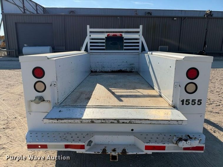 image for item FN3824 2015 Chevrolet Silverado 2500HD 4X4 Crew Cab utility bed pickup truck