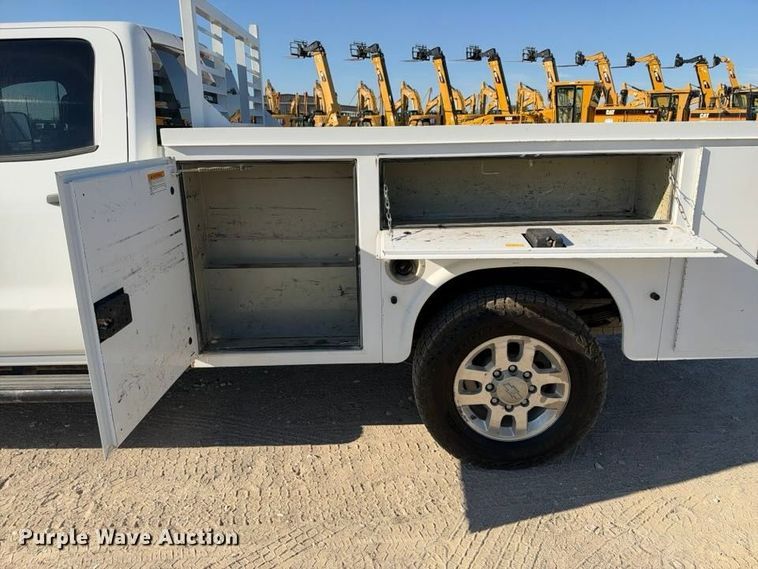 image for item FN3824 2015 Chevrolet Silverado 2500HD 4X4 Crew Cab utility bed pickup truck
