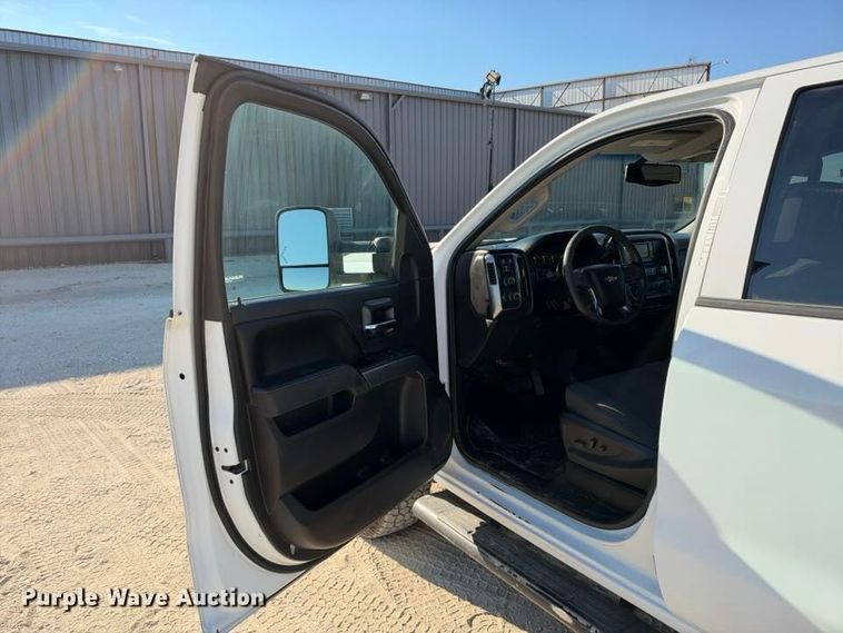 image for item FN3824 2015 Chevrolet Silverado 2500HD 4X4 Crew Cab utility bed pickup truck