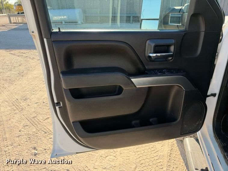 image for item FN3824 2015 Chevrolet Silverado 2500HD 4X4 Crew Cab utility bed pickup truck