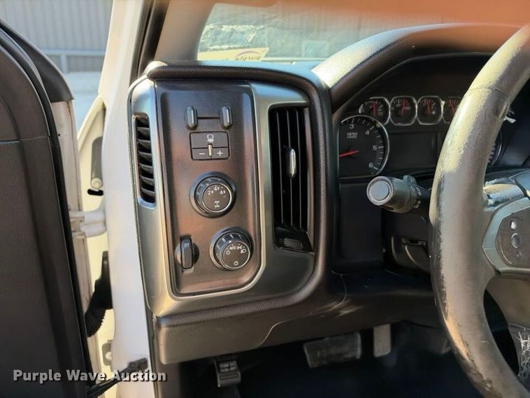 image for item FN3824 2015 Chevrolet Silverado 2500HD 4X4 Crew Cab utility bed pickup truck