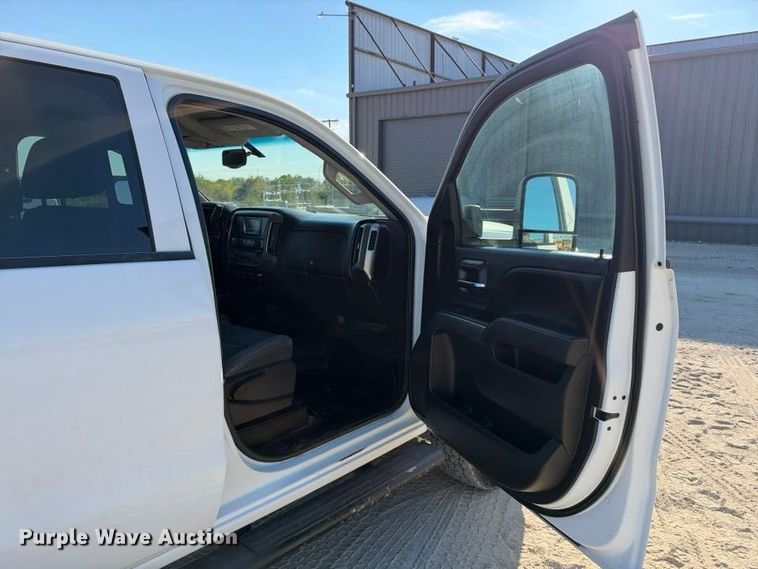 image for item FN3824 2015 Chevrolet Silverado 2500HD 4X4 Crew Cab utility bed pickup truck