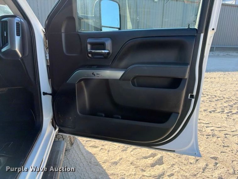 image for item FN3824 2015 Chevrolet Silverado 2500HD 4X4 Crew Cab utility bed pickup truck