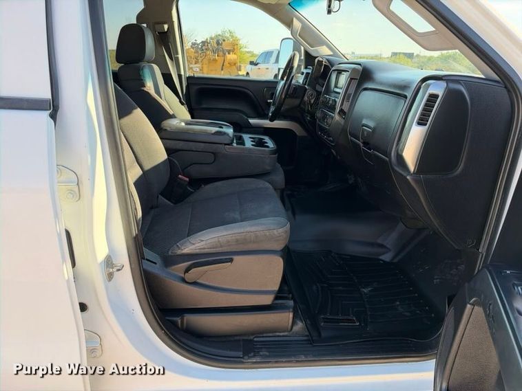 image for item FN3824 2015 Chevrolet Silverado 2500HD 4X4 Crew Cab utility bed pickup truck