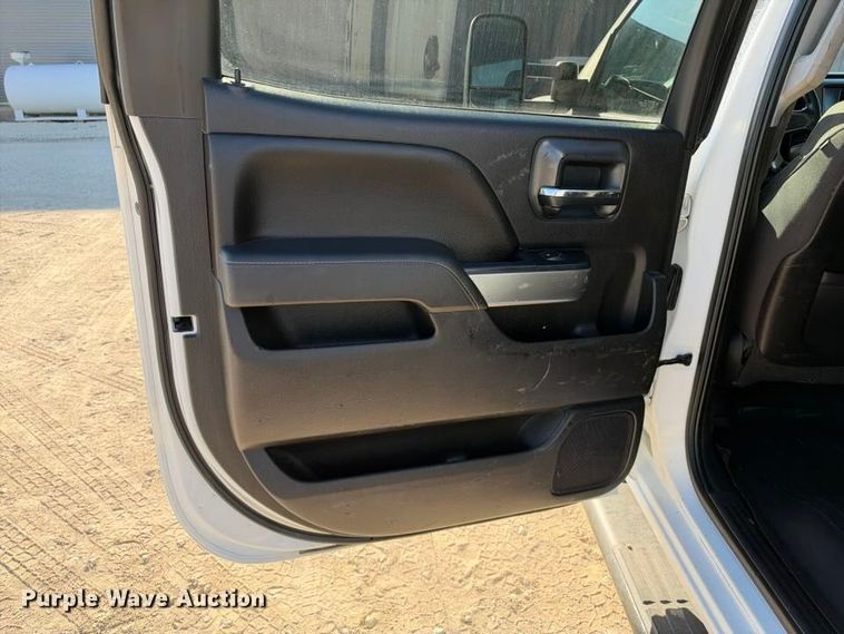 image for item FN3824 2015 Chevrolet Silverado 2500HD 4X4 Crew Cab utility bed pickup truck