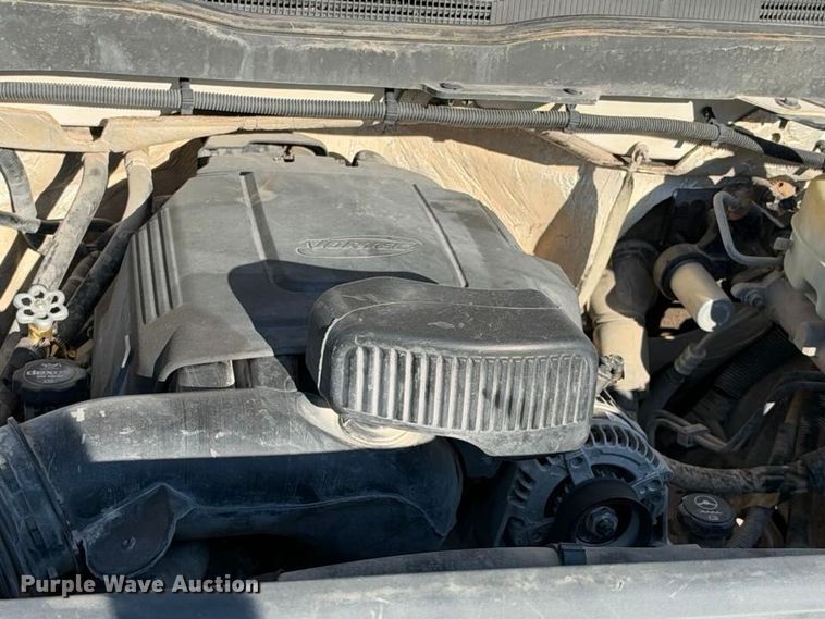 image for item FN3824 2015 Chevrolet Silverado 2500HD 4X4 Crew Cab utility bed pickup truck