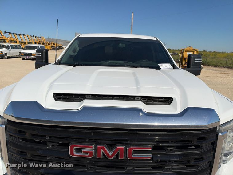 image for item FN3825 2023 GMC Sierra 2500HD 4X4 Crew Cab pickup truck