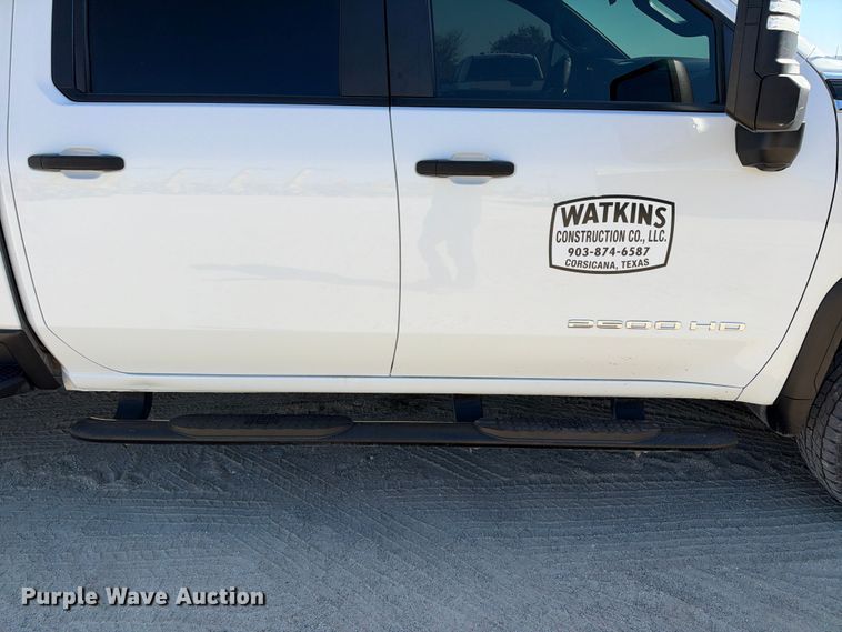 image for item FN3825 2023 GMC Sierra 2500HD 4X4 Crew Cab pickup truck