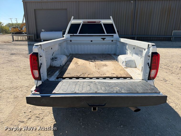image for item FN3825 2023 GMC Sierra 2500HD 4X4 Crew Cab pickup truck