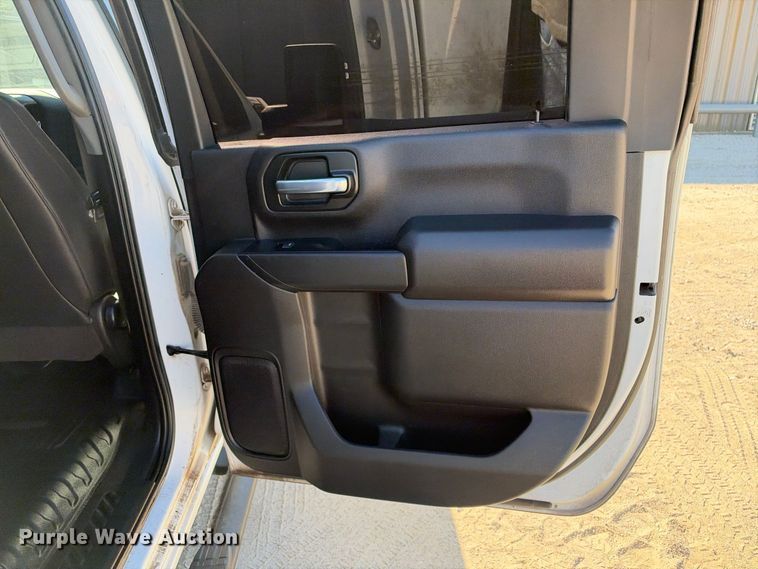 image for item FN3825 2023 GMC Sierra 2500HD 4X4 Crew Cab pickup truck