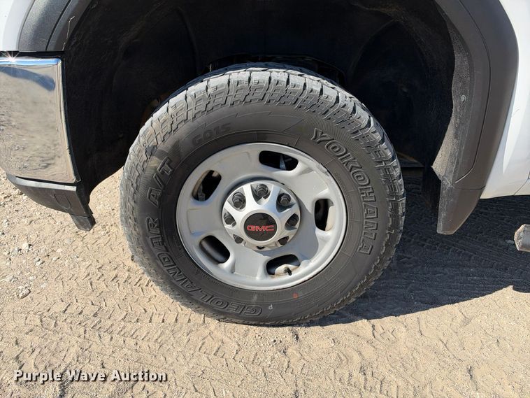 image for item FN3825 2023 GMC Sierra 2500HD 4X4 Crew Cab pickup truck