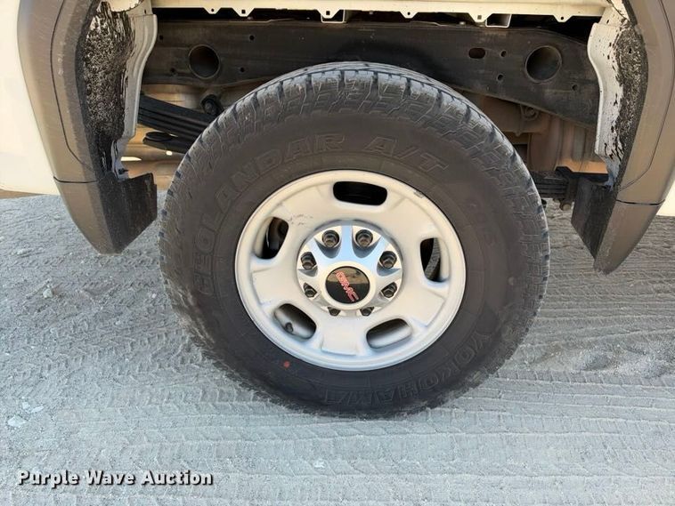 image for item FN3825 2023 GMC Sierra 2500HD 4X4 Crew Cab pickup truck