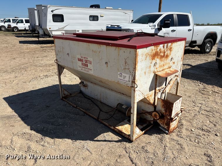 image for item FN3826 T&S Manufacturing Trip Hopper cake feeder