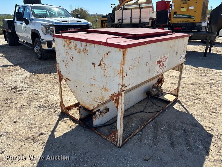 image for item FN3826 T&S Manufacturing Trip Hopper cake feeder