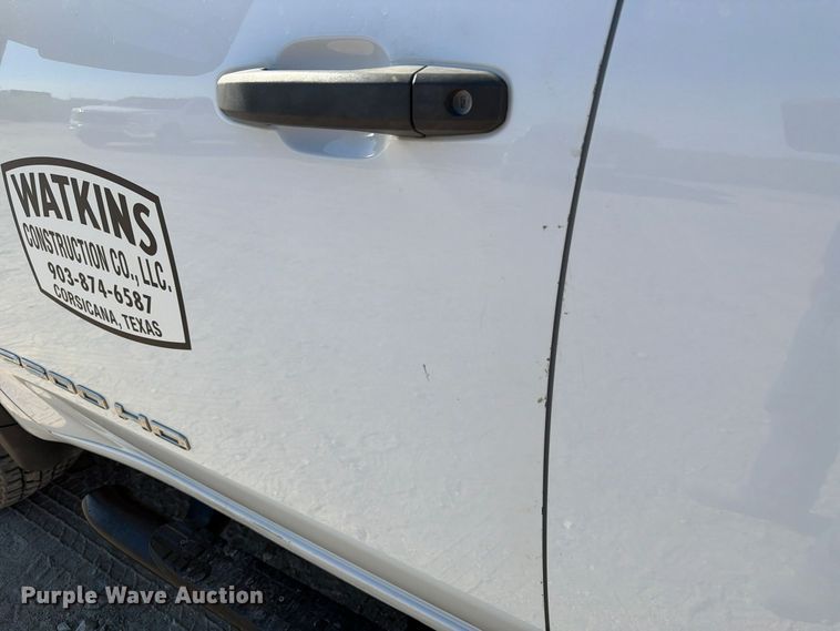image for item FN3827 2022 GMC Sierra 2500HD 4X4 Crew Cab pickup truck