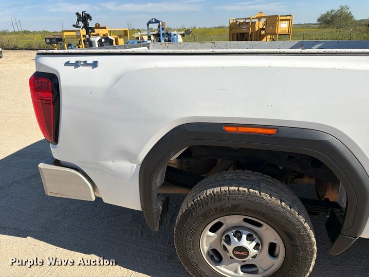 image for item FN3827 2022 GMC Sierra 2500HD 4X4 Crew Cab pickup truck