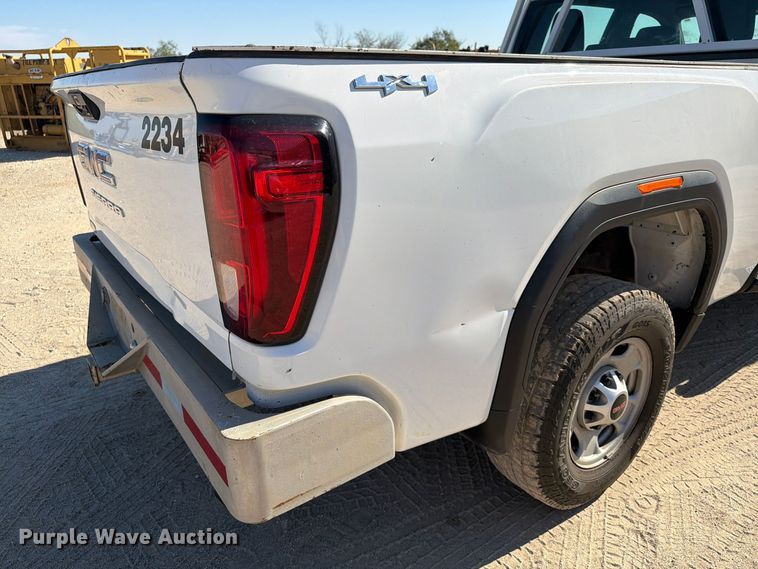 image for item FN3827 2022 GMC Sierra 2500HD 4X4 Crew Cab pickup truck