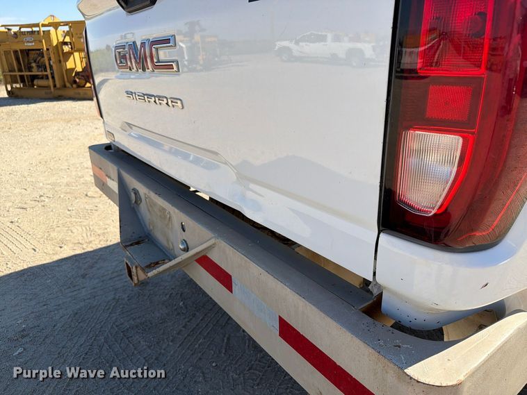 image for item FN3827 2022 GMC Sierra 2500HD 4X4 Crew Cab pickup truck