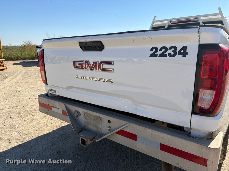 image for item FN3827 2022 GMC Sierra 2500HD 4X4 Crew Cab pickup truck
