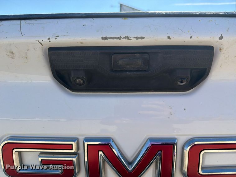 image for item FN3827 2022 GMC Sierra 2500HD 4X4 Crew Cab pickup truck
