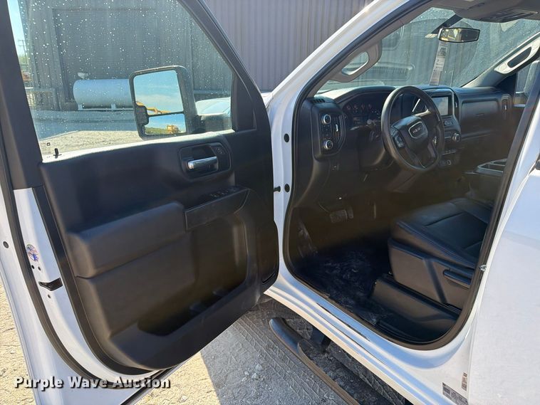 image for item FN3827 2022 GMC Sierra 2500HD 4X4 Crew Cab pickup truck