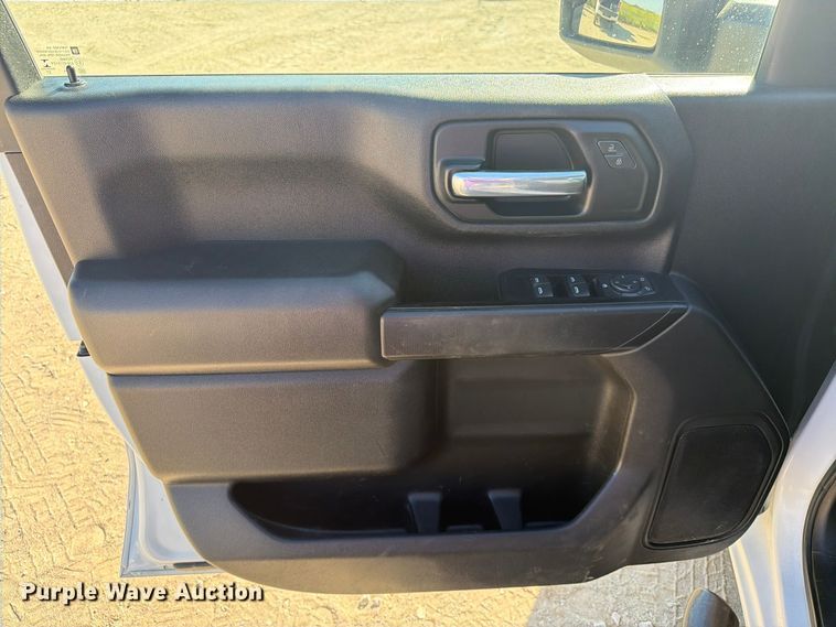 image for item FN3827 2022 GMC Sierra 2500HD 4X4 Crew Cab pickup truck